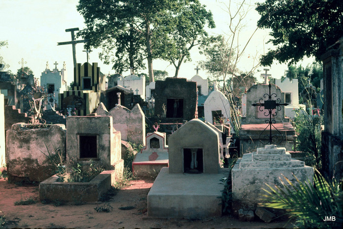 AÑO 1977 - COLOR - VIDA CAMPESINA EN PARAGUAY (JOSÉ MARÍA BLANCH)